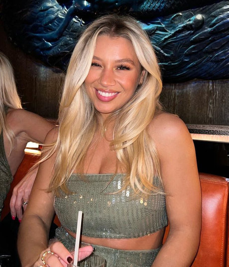 Molly Rainford top star galeries