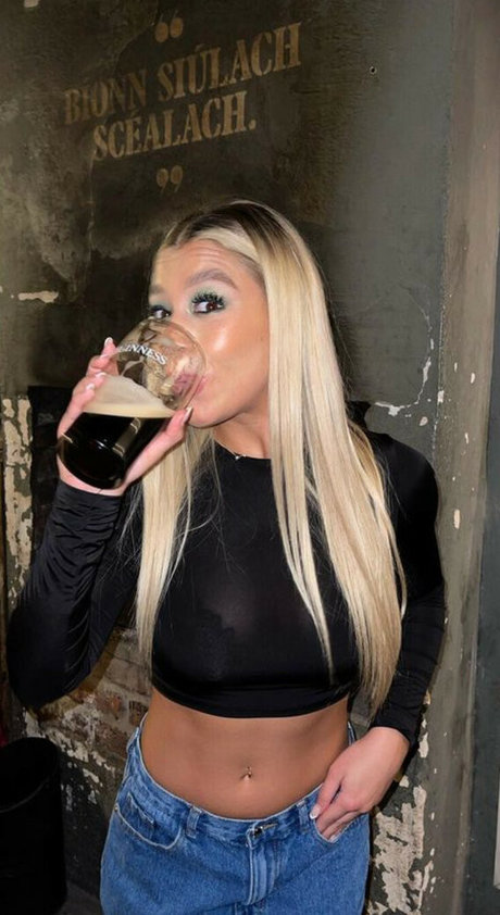 Molly Rainford star du porno gratuite photos