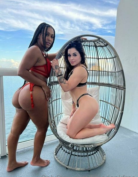 adolescent maigre onlyfans meilleure qualité image