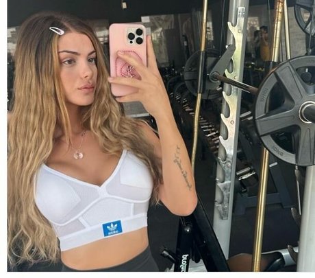 FirstValeriaa belle star du porno galeries