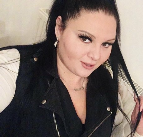 barbiessbbw actrice artistique des photos