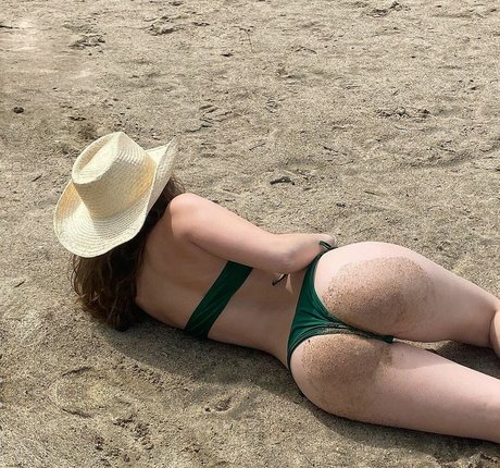 Lilly Breton modèle xxx photos