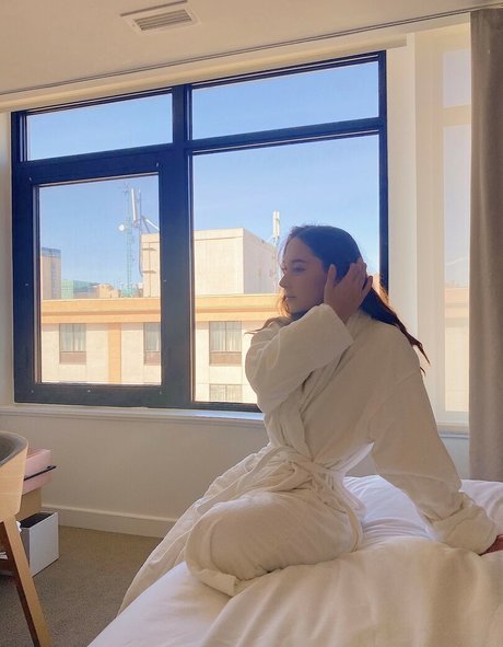 Lilly Breton modèle chaud galerie