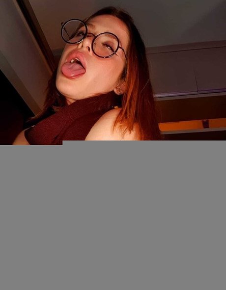 Maru Karv actrice sexy images