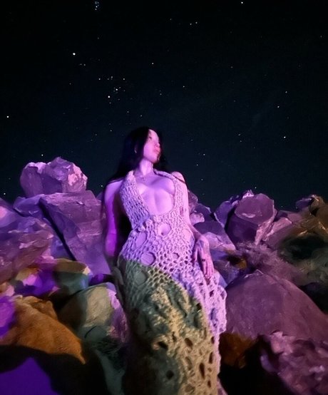 Noah Cyrus modèle chaud collection