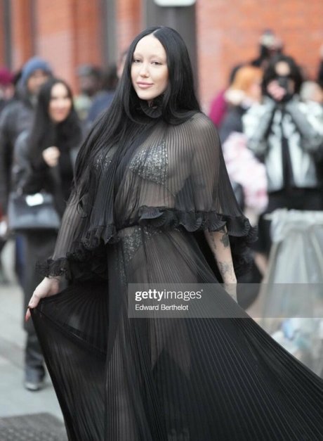 Noah Cyrus actrice libre galeries