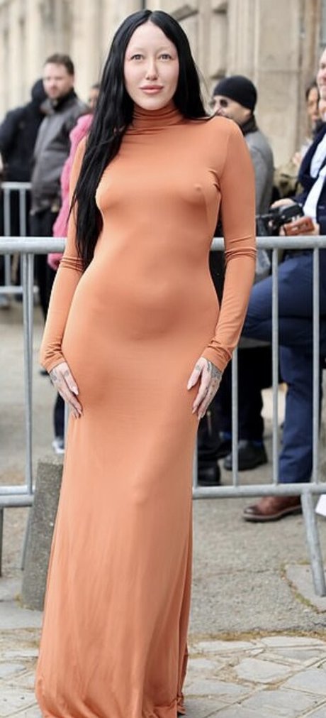 Noah Cyrus actrice de grande qualité galeries