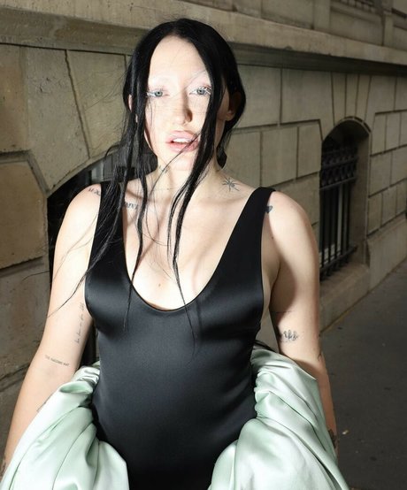 Noah Cyrus modèle porno images