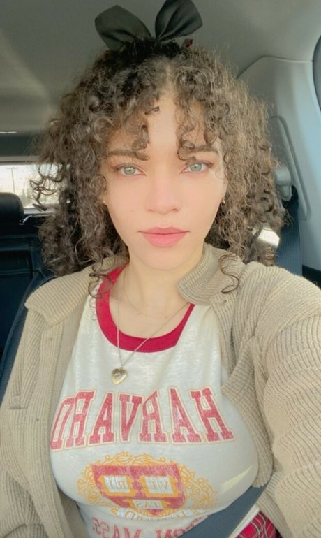 pom-pom girl asiatique onlyfans sexy en haute qualité des photos