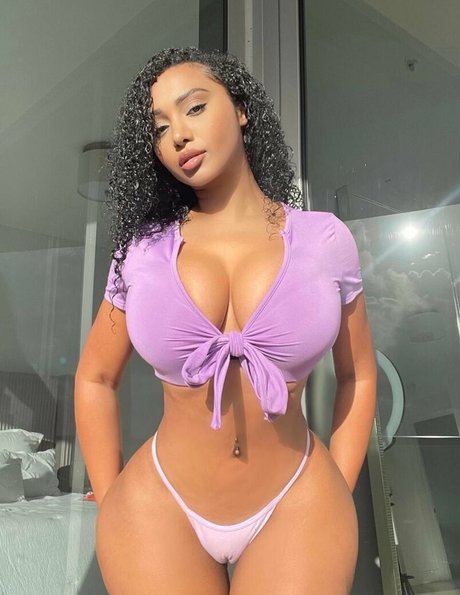 fétichisme des pieds ébène onlyfans art sympa des photos