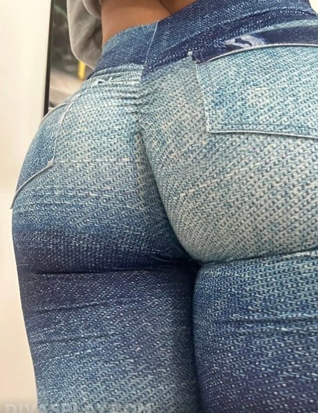 Barby Silenzi haut modèle images