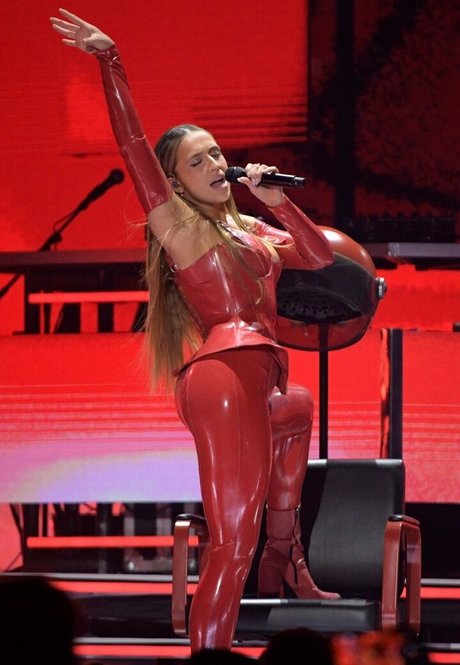 Tate McRae actrice de grande qualité des photos