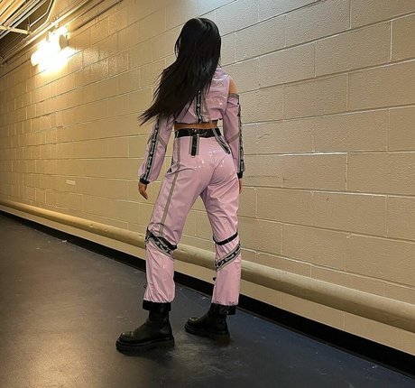 Tate McRae modèle de sexe galeries