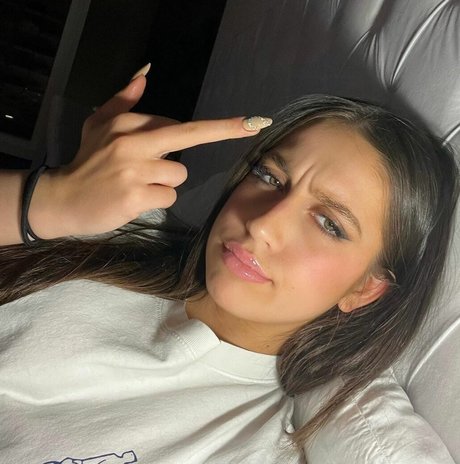 Tate McRae jolie actrice collection