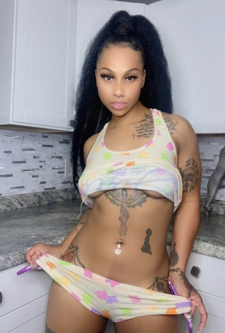 Lalovetheboss actrice hd galerie