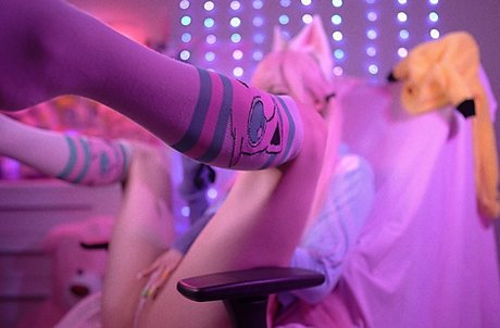 Blondelashes19 actrice chaude galeries