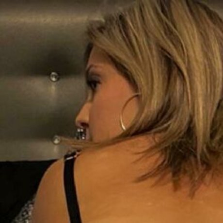 Favorite Hotwife star du porno sympa galeries