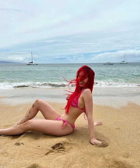 Ava Max actrice de nus collection