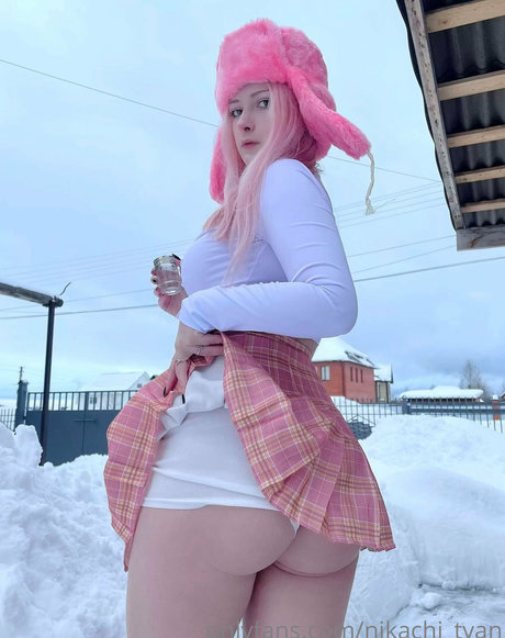 Nikachi Kotova modèle nu des photos