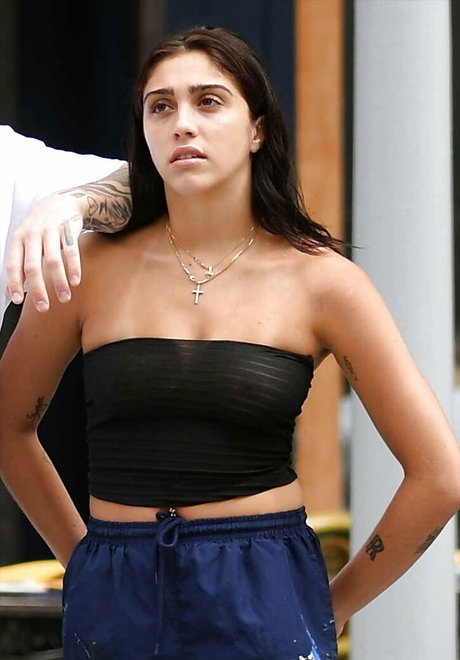 Lourdes Leon modèle sympa photos