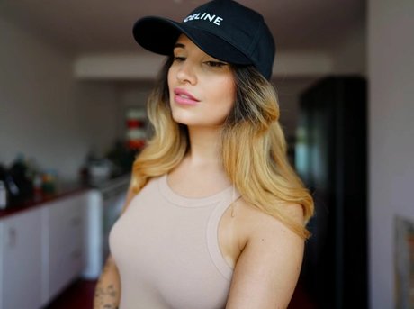 adolescents jeunes onlyfans érotique galerie