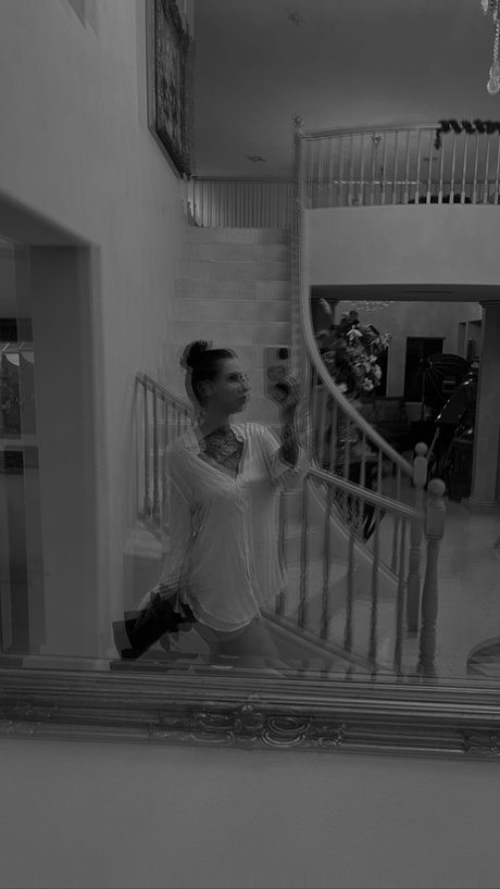 Alita Doses modèle artistique image