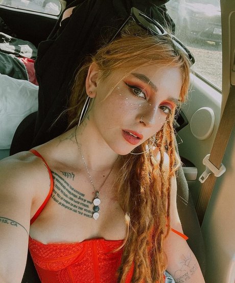 Eliza Grace modèle érotique des photos