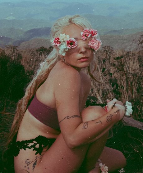 Eliza Grace étoile xxx galeries