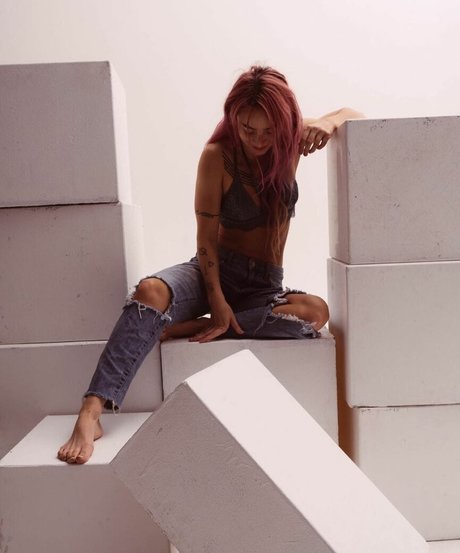 Eliza Grace actrice sexy photo