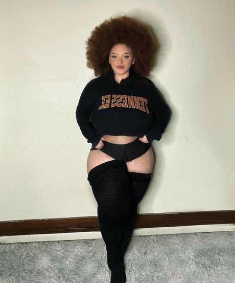 Nikkie Ginger star du porno chaud galerie