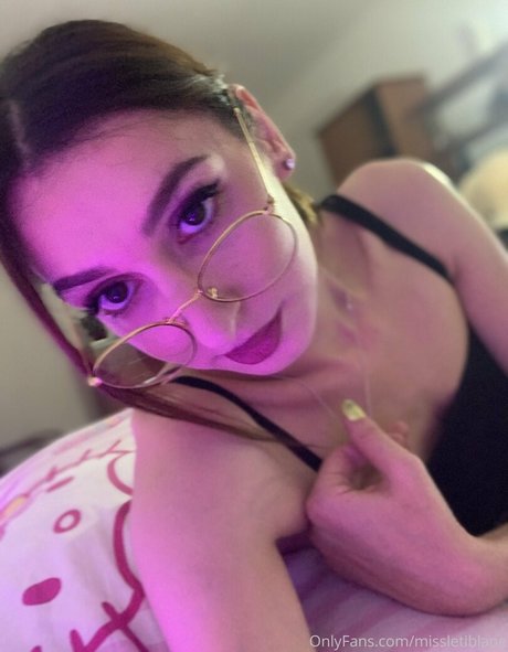 MissLetiBlane modèle chaud galeries