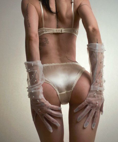 Taylor Zahn modèle magnifique galerie