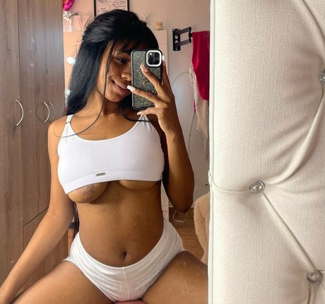 Giuliavalencia star du porno sympa image