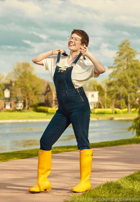 grand-mère poilue onlyfans hd parfait img