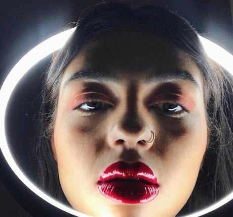 fans de gothique asiatique uniquement nus exclusifs photo