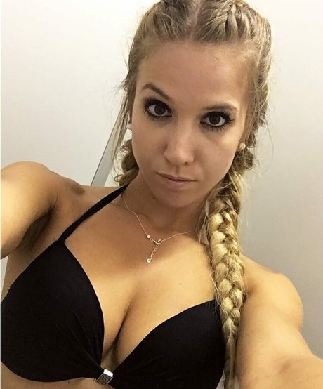 Veszprem Megye actrice sexy photos