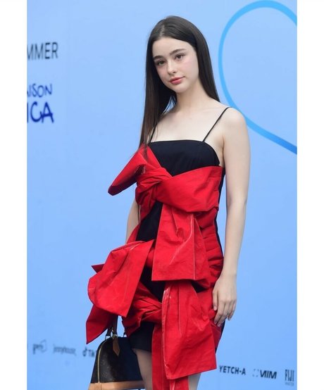 blonde en forme onlyfans haut érotique photos