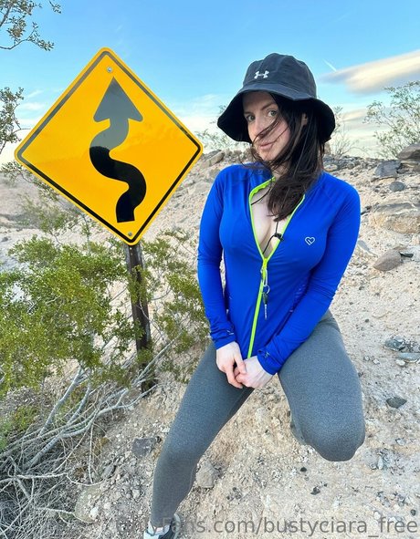 bustyciara free star du porno chaud images