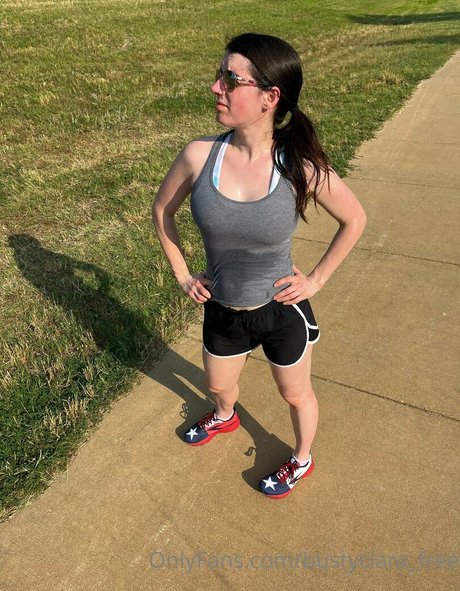 bustyciara free mannequin img