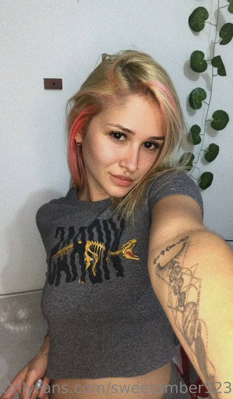 camil0530 actrice nue galerie