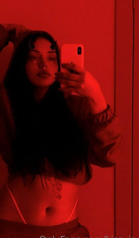 kissvip étoile érotique images