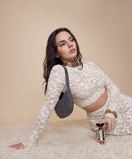 Dafne Keen modèle érotique img