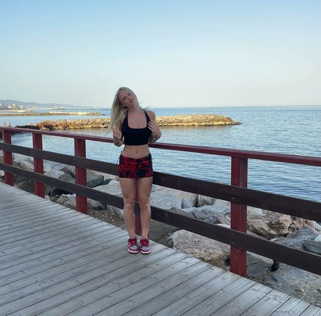 Gabriella Davies star du porno chaude photos