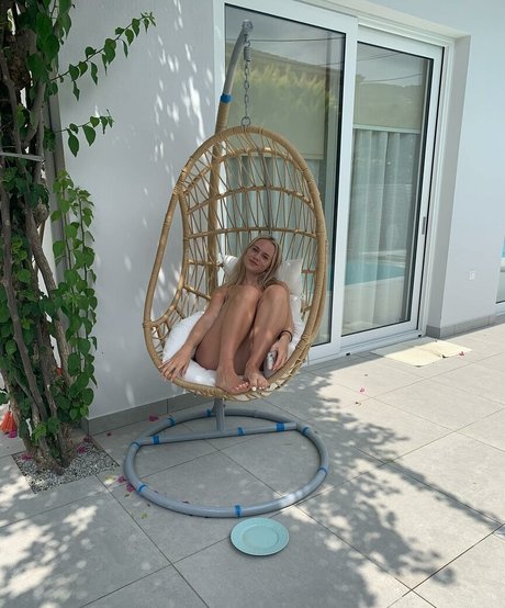 Gabriella Davies haut modèle archive