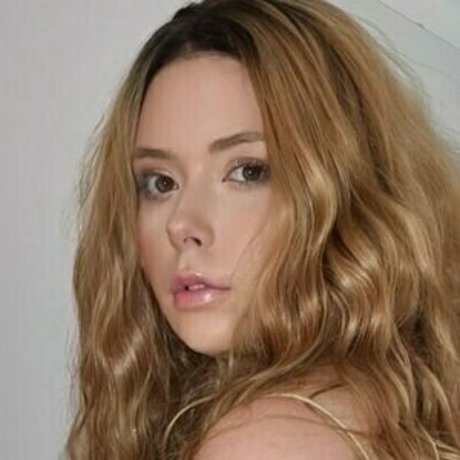 nylon lily free sexe star image