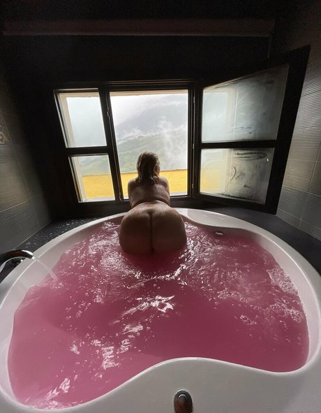 natalialozanolite haut modèle images