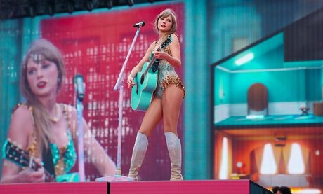 chaton courbé onlyfans nus galerie