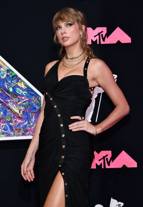 jolie ébène onlyfans jolie et gratuite image