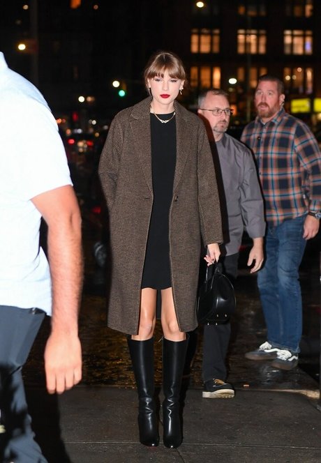 infirmière brune onlyfans exclusivité érotique photos