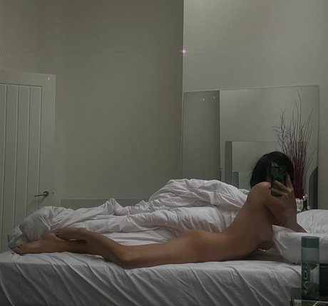 Dieu Linh Vuong modèles nus galerie